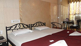Hotel Haridwar-Deluxe AC Double Coat Room4