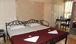 Hotel Haridwar-Deluxe AC Double Coat Room6