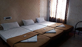 Hotel Haridwar-Deluxe-Non-Ac-Triple-Coat-Room