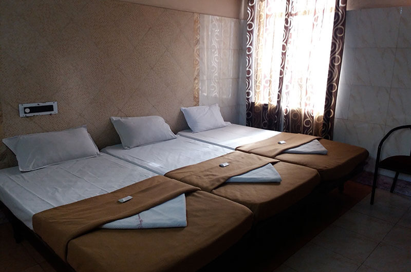 Hotel Haridwar-Deluxe Triple Coat Room
